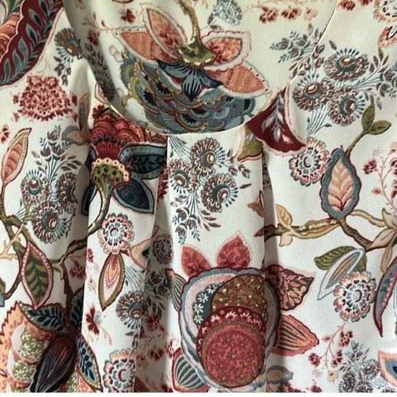 LOFT Cream Relaxed Sleeveless Tank Top - Picture 2 of 5